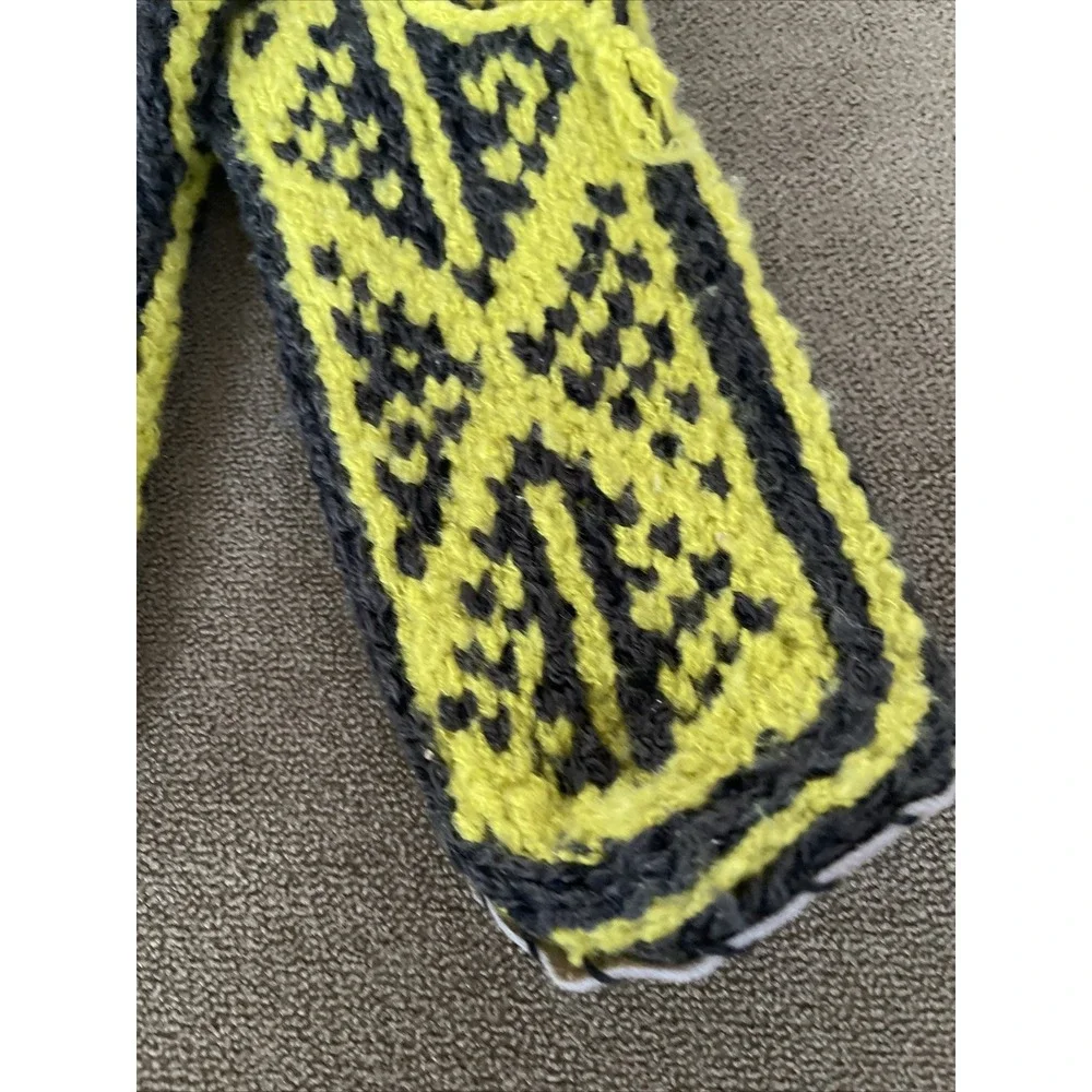 Great Outdoor Provision Co Crochet Knit Short Slipper Socks (TD)